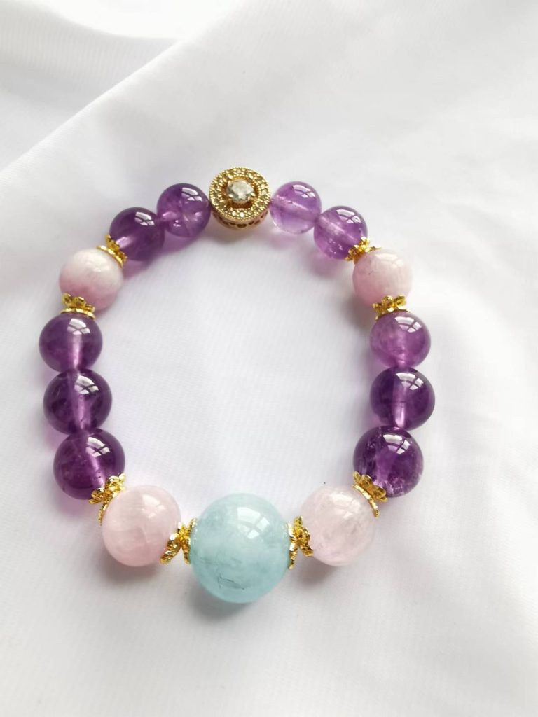 Venus' Shell: Guard Lover and Inspiration Aquamarine Amethyst Bracelet