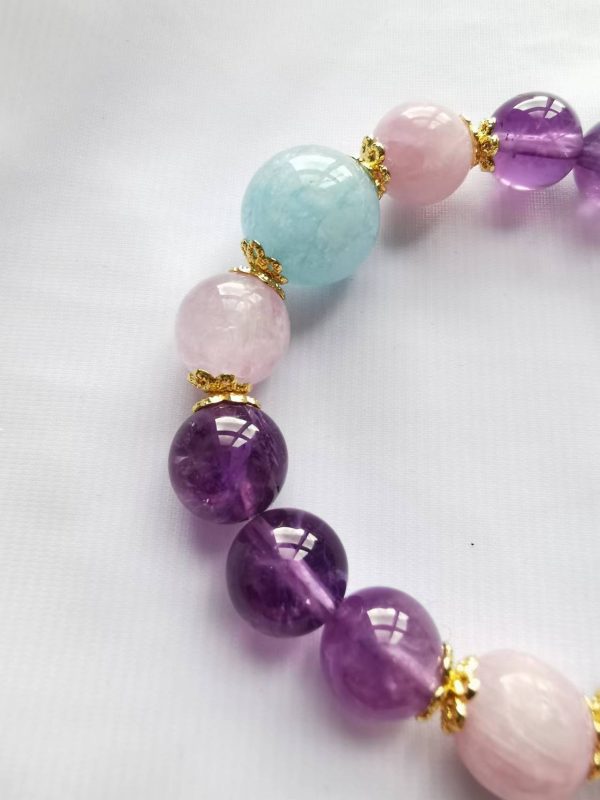 Venus' Shell: Guard Lover and Inspiration Aquamarine Amethyst Bracelet